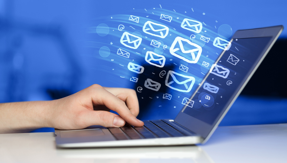 Concept of sending e-mails from your computer Emails Suchen und Finden mit Outlook Suche
